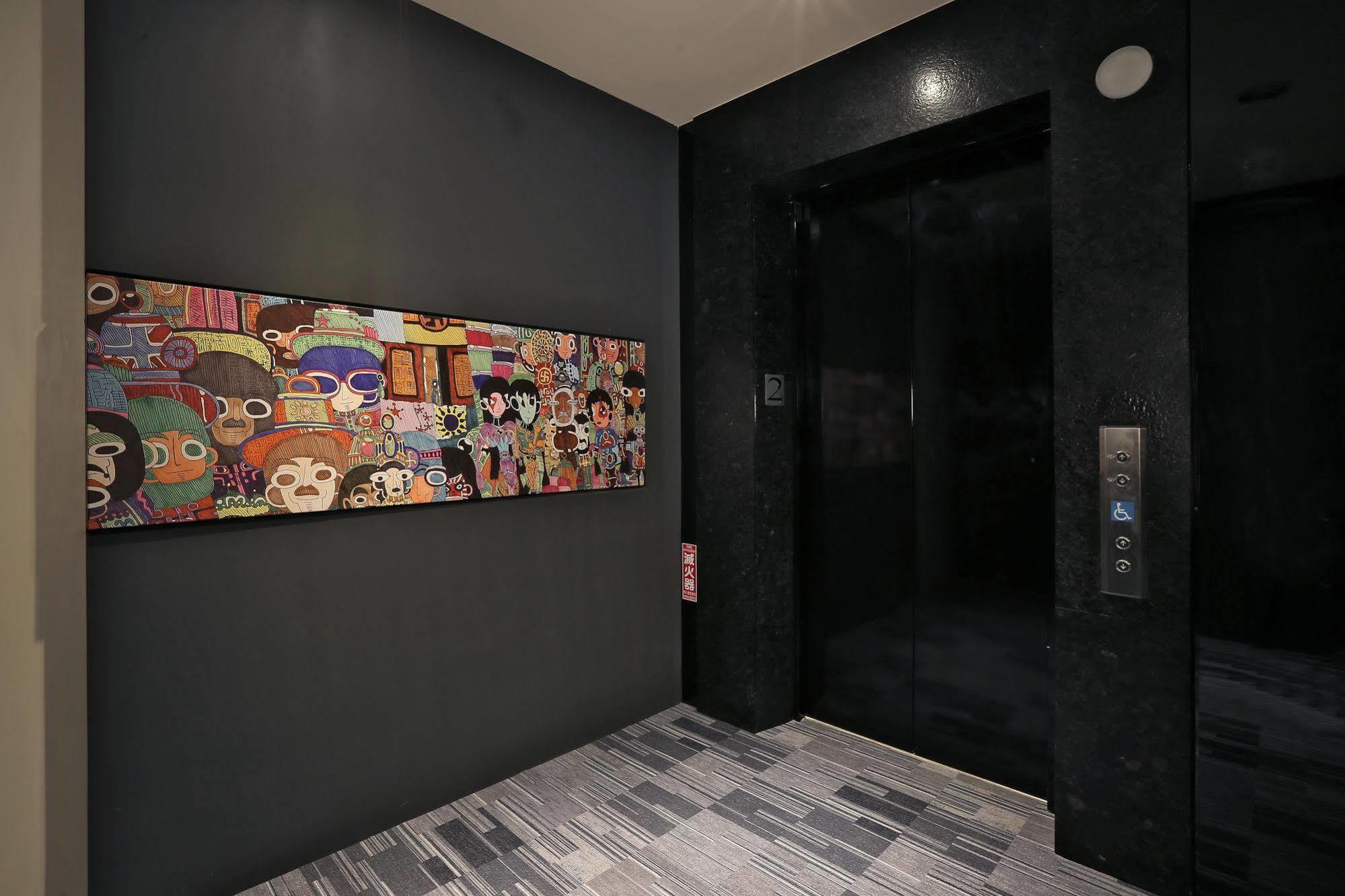 ミラー イン 台中市 エクステリア 写真